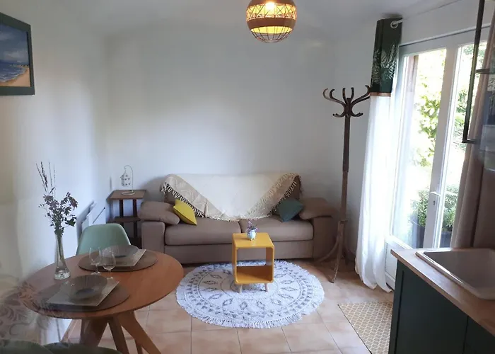 L'escale Cote Jardin Дом отдыха *